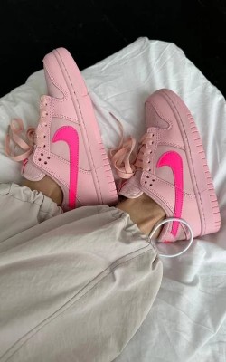 Dunk Triple Pink